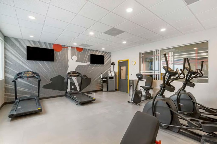 Glo By Best Western Gym (1)