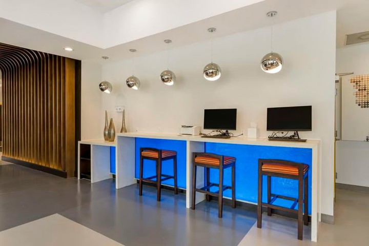 Glo By Best Western Work (1)